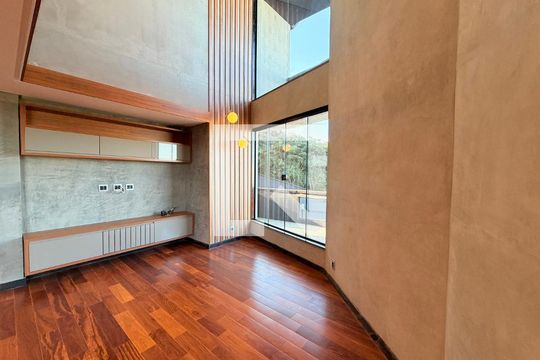 Sala de casa de condomínio para alugar com 7 quartos, 495m² em Aeroporto, Juiz de Fora