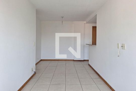 Sala de apartamento para alugar com 2 quartos, 70m² em Badu, Niterói