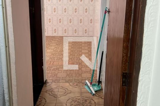 Corredor de casa para alugar com 2 quartos, 65m² em Vila Zat, São Paulo