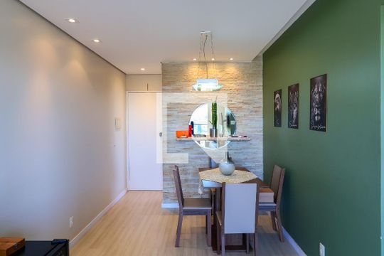 Sala de apartamento para alugar com 2 quartos, 54m² em Parque Ipe, São Paulo