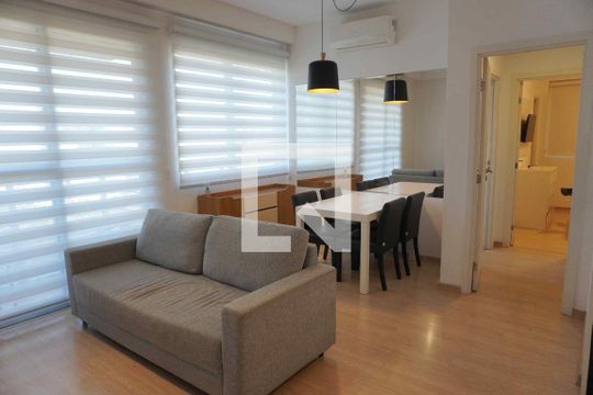 Sala de Estar e Jantar de apartamento para alugar com 1 quarto, 58m² em Centro de Apoio I (alphaville), Santana de Parnaíba