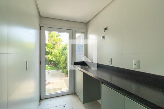 Sala/cozinha de apartamento para alugar com 3 quartos, 180m² em Vila Assunção, Porto Alegre