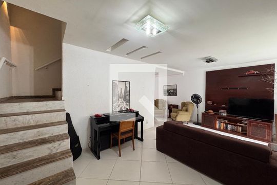 Sala de casa de condomínio à venda com 3 quartos, 270m² em Vargem Grande, Rio de Janeiro
