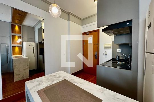 Sala/Cozinha  de apartamento para alugar com 1 quarto, 32m² em Lourdes, Belo Horizonte