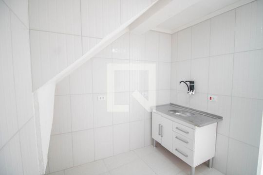 COZINHA E ÁREA DE SERVIÇO de casa para alugar com 1 quarto, 40m² em Parque Peruche, São Paulo