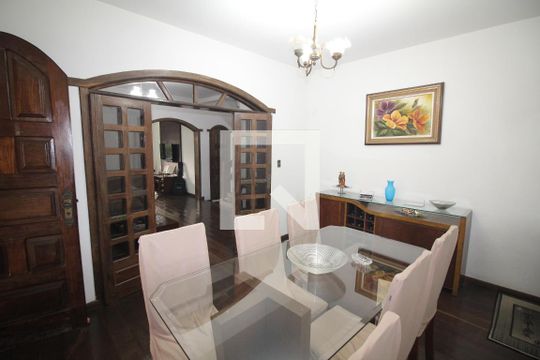 Sala de casa à venda com 6 quartos, 360m² em Camargos, Belo Horizonte