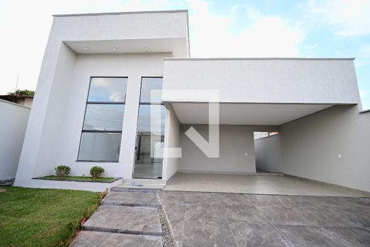 Casa à venda com 3 quartos, 170m² em Garavelo, Goiânia
