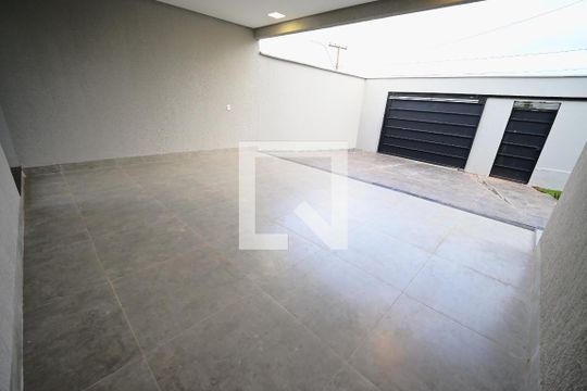 Casa à venda com 3 quartos, 170m² em Garavelo, Goiânia