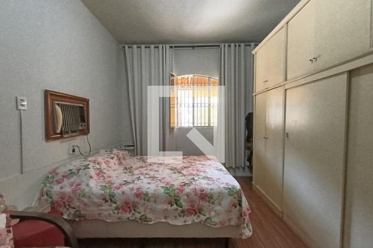 Quarto 1 de casa para alugar com 2 quartos, 200m² em Heliópolis, Belford Roxo