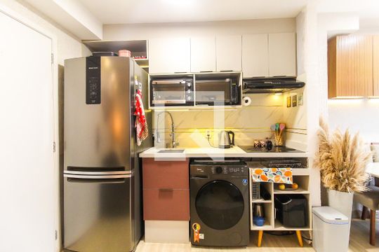 Sala/Cozinha de apartamento à venda com 2 quartos, 33m² em Vila Curuçá Velha, São Paulo