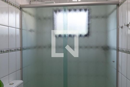 Banheiro social 1 de casa à venda com 4 quartos, 300m² em Jardim Gracinda, Guarulhos