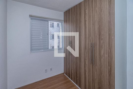 Quarto de apartamento para alugar com 2 quartos, 41m² em Jardim Santa Emilia, São Paulo