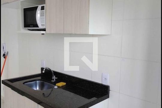 Cozinha de apartamento para alugar com 2 quartos, 38m² em Presidente Altino, Osasco