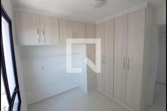 Quarto de apartamento para alugar com 2 quartos, 38m² em Presidente Altino, Osasco