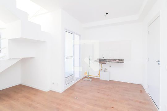 Sala/Cozinha de apartamento para alugar com 1 quarto, 30m² em Cidade Antônio Estêvão de Carvalho, São Paulo