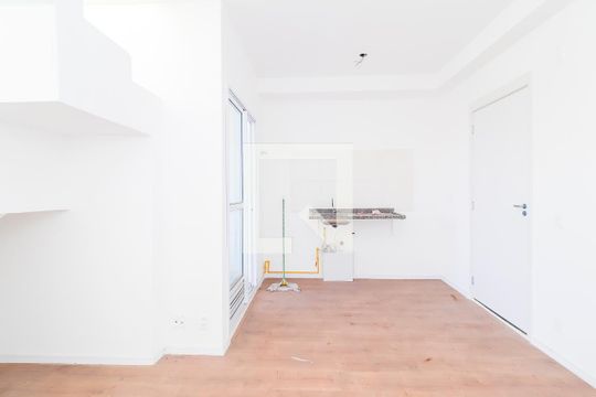 Sala/Cozinha de apartamento para alugar com 1 quarto, 30m² em Cidade Antônio Estêvão de Carvalho, São Paulo