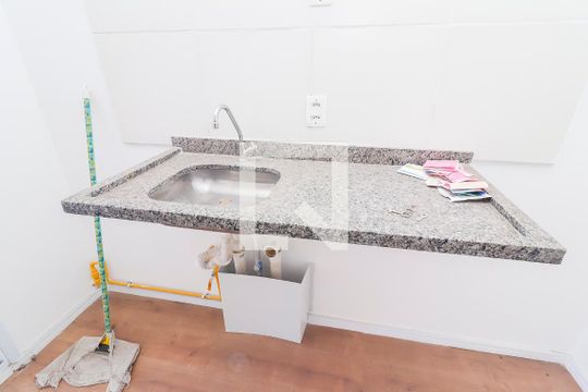 Sala/Cozinha de apartamento para alugar com 1 quarto, 30m² em Cidade Antônio Estêvão de Carvalho, São Paulo