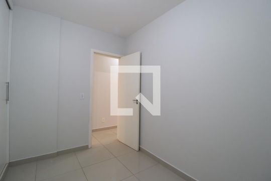 Quarto 1 de apartamento para alugar com 4 quartos, 106m² em Saraiva, Uberlândia