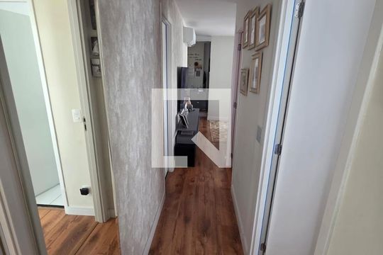 Corredor de apartamento à venda com 3 quartos, 82m² em Santo Amaro, São Paulo
