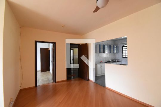 Sala de casa à venda com 4 quartos, 342m² em Santa Felicidade, Curitiba