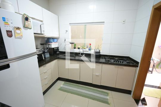 Casa de Condomínio à venda com 3 quartos, 120m² em Setor Center Ville, Goiânia