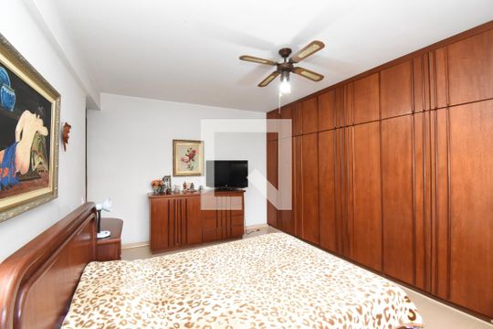 Suíte de apartamento à venda com 3 quartos, 146m² em Centro Cívico, Curitiba