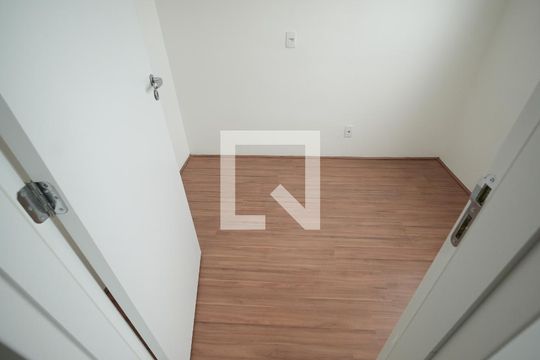 Quarto 1 de apartamento à venda com 2 quartos, 36m² em Santa Maria, Santo André