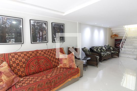 Sala 1 de casa para alugar com 3 quartos, 300m² em Ogiva, Cabo Frio
