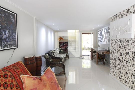 Sala 1 de casa para alugar com 3 quartos, 300m² em Ogiva, Cabo Frio