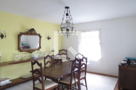 Sala de casa à venda com 3 quartos, 665m² em Alto de Pinheiros, São Paulo