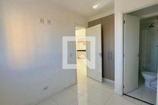 Quarto 1 de apartamento para alugar com 3 quartos, 60m² em Jardim Madeirense, Guarulhos