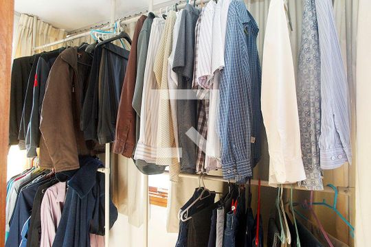 Quarto 1 Suíte - Detalhe Closet de apartamento à venda com 4 quartos, 180m² em Petrópolis, Porto Alegre