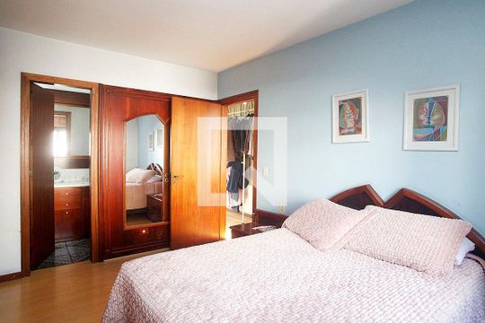 Quarto 1 Suíte de apartamento à venda com 4 quartos, 180m² em Petrópolis, Porto Alegre