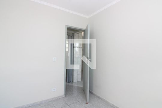 Quarto 2 de apartamento para alugar com 2 quartos, 53m² em Vila Silvia, São Paulo