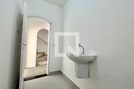 Lavabo de casa para alugar com 3 quartos, 184m² em Vila Guarani (zona Sul), São Paulo