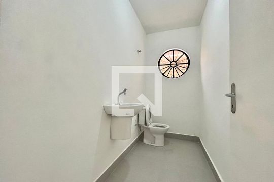 Lavabo de casa para alugar com 3 quartos, 184m² em Vila Guarani (zona Sul), São Paulo