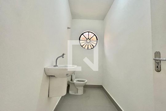 Lavabo de casa para alugar com 3 quartos, 184m² em Vila Guarani (zona Sul), São Paulo