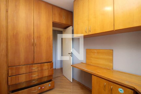 Quarto 2 de apartamento para alugar com 2 quartos, 56m² em Jardim Wanda, Taboão da Serra