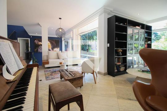 Sala de casa à venda com 6 quartos, 653m² em Vila Progredior, São Paulo