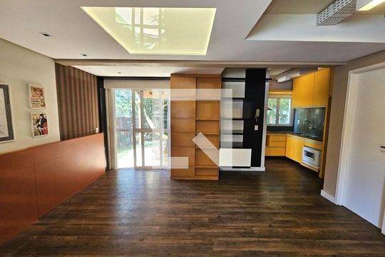 Sala de casa de condomínio para alugar com 3 quartos, 127m² em Mário Quintana, Porto Alegre