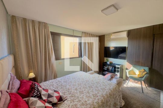 Quarto 1 de casa para alugar com 4 quartos, 250m² em Jardim Bom Clima, Guarulhos