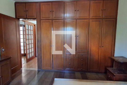 Quarto de casa para alugar com 2 quartos, 393m² em Jardim Tres Marias, São Bernardo do Campo