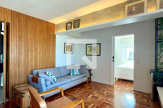Sala de TV de apartamento à venda com 1 quarto, 78m² em Pinheiros, São Paulo