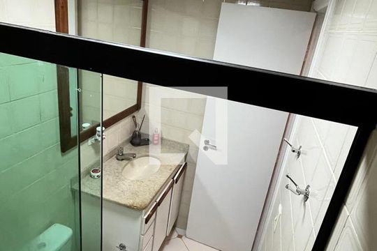 Banheiro de apartamento à venda com 2 quartos, 60m² em Vila Andrade, São Paulo