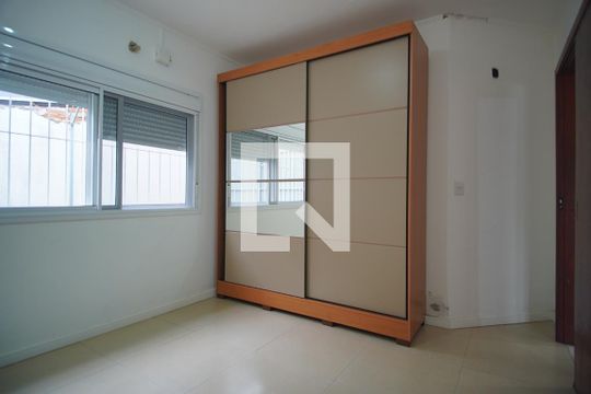Quarto 1 de casa para alugar com 3 quartos, 96m² em Sarandi, Porto Alegre