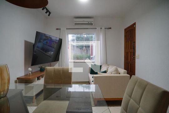 Sala de casa para alugar com 2 quartos, 60m² em São José de Imbassai, Maricá