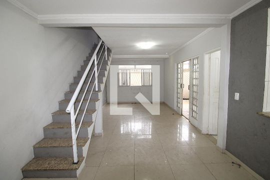 Sala de casa para alugar com 3 quartos, 180m² em Anchieta, Nilópolis