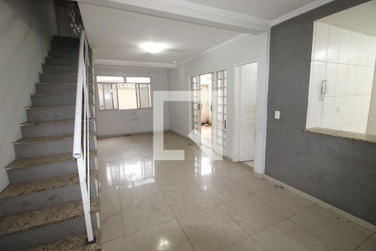 Sala de casa para alugar com 3 quartos, 180m² em Anchieta, Nilópolis