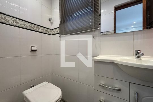 Lavabo de apartamento para alugar com 2 quartos, 125m² em Planalto Paulista, São Paulo