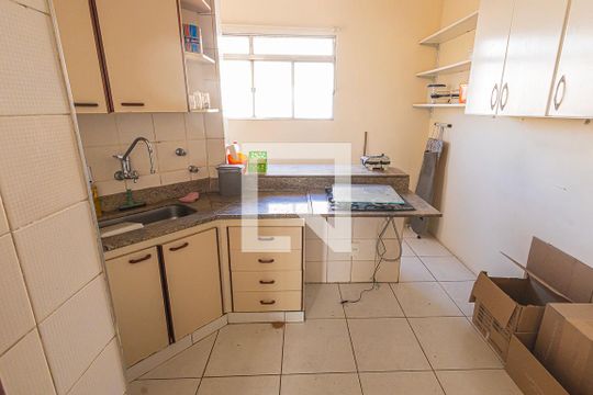 Cozinha de apartamento para alugar com 4 quartos, 130m² em Santa Amelia, Belo Horizonte